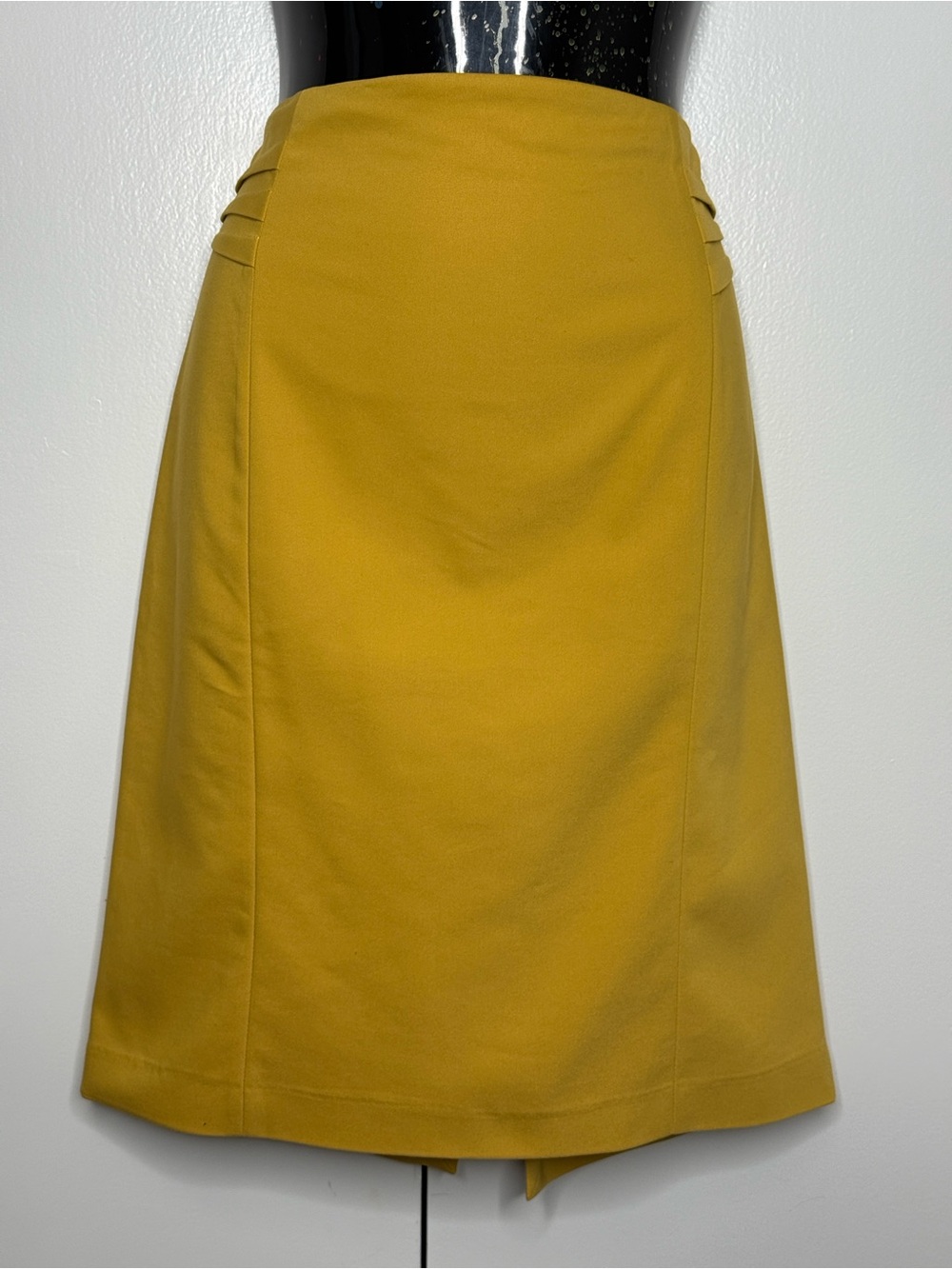 Express Mustard Classic Straight Lined Midi Skirt Size 8 - NWT